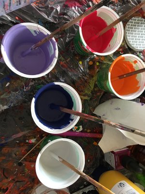 Ute Bivona in the Studio: Acrylfarben anmischen