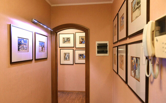 Evgeniy Monahov in the Studio: In the studio - a corridor with sketches.