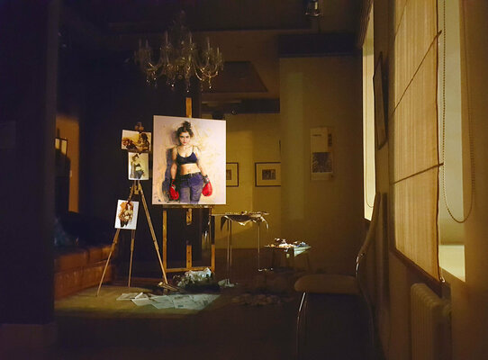 Evgeniy Monahov in the Studio: Finished artwork - studio in the evening light of street lamps.
