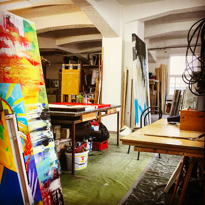 Holger Mühlbauer-Gardemin in the Studio: Geräumiges Atelier