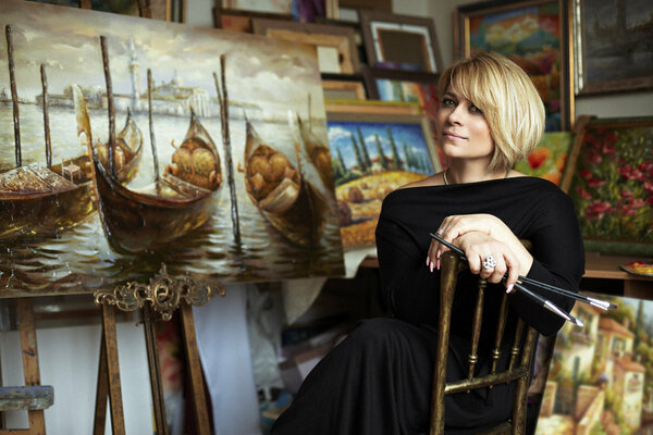 Viktoria Lapteva in the Studio