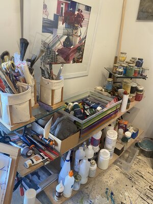 Florence Maraine Bertrand in the Studio: Beaucoup de choses mais un bazar très organisé