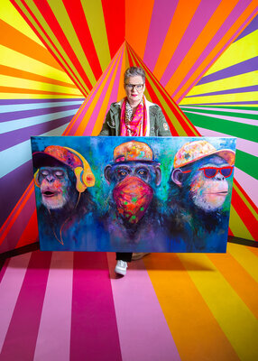 Manuela Rathje in the Studio: Bring Farbe in dein Leben- Bild Courage 2022