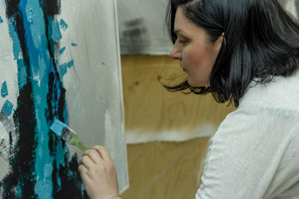 Jelena Antic in the Studio: working on an artwork