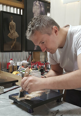 Georges Dumas in the Studio: Dans mon vrai atelier, en train de travailler sur une petite toile