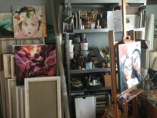 Ana Asavei Pietraru in the Studio