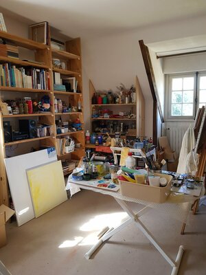 Beatrice Van Ez-Le Perru in the Studio: Vue de mon atelier d'hiver à Pont-Aven Finistère Bretagne France.