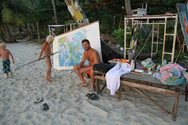 Arturo Prins in the Studio: in Koh Chang, Thailand