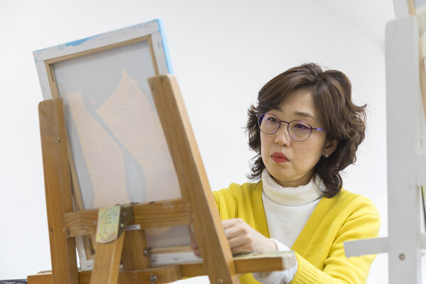 Mia Kim in the Studio