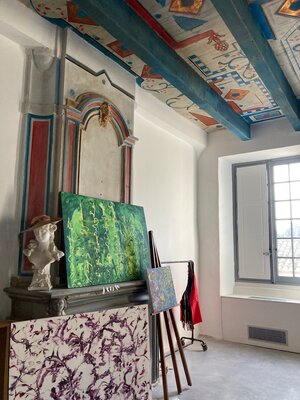Delphine Bernard in the Studio: the second huge room of my art studio will become the teaching area. Gorgeous chimney, and ceilings painted by an artists who visited the castle long, long ago...