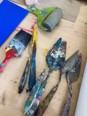 Delphine Bernard in the Studio: knives, knives, knives...