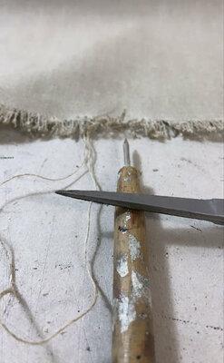 Peter Pitout in the Studio: Preparing hanging canvas