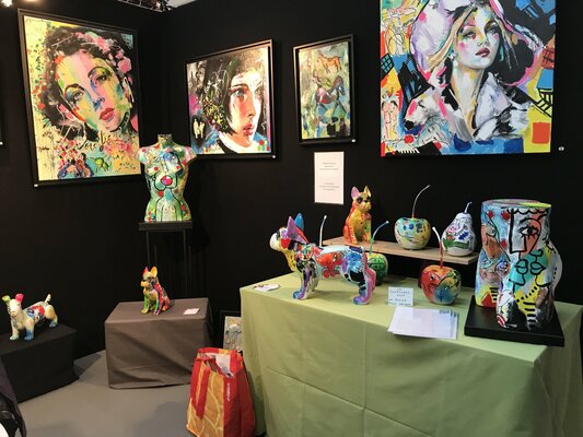Jean-Louis Azencott in the Studio: Exposition lors d'un grand salon d'art contemporain international à La Rochelle