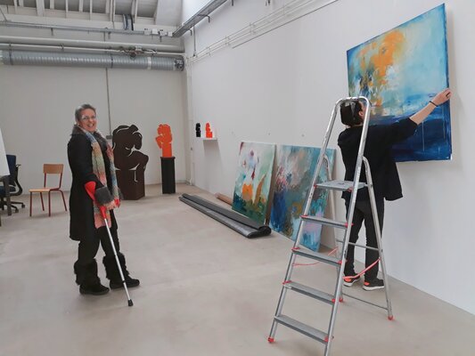 Emily Starck in the Studio: Installation of the exhibition at Galerie de la filature 🎨
