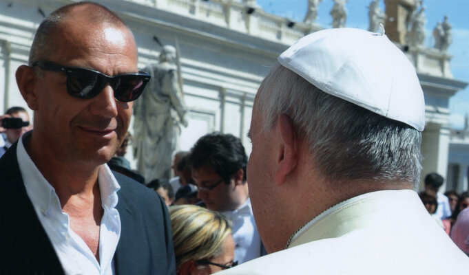 Andrea Benetti in the Studio: L'incontro con Papa Francesco per l'acquisizione di un'opera di Andrea Benetti...