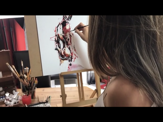 Amandyne Steropes in the Studio: En pleine création