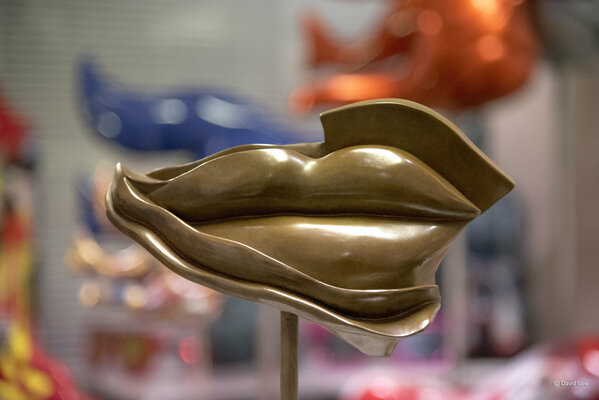 Nouna in the Studio: SCULPTURE BRONZE NUMEROTE 1/8  " L'ART DU SILENCE "
