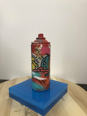 Nouna in the Studio: Bombes en resine  sur socle en resine "keith haring by Nouna" oeuvre unique