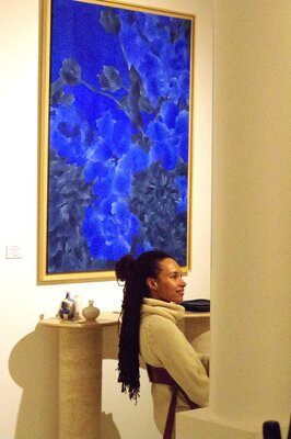 Raphaële Anfré in the Studio: L’artiste Raphaële Anfré devant une de ses oeuvres