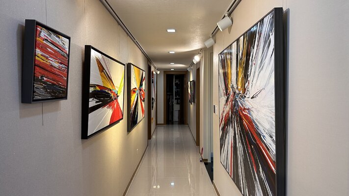 Min seok Kang in the Studio: Workroom Corridor