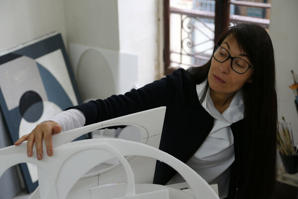 Tatiana Lebedev in the Studio: Préparation d'exposition