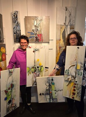 Sylvie Cloutier in the Studio: Livraison de quelques nouveautés à la magnifique galerie d'art LE BALCON D'ART, ici au Québec, ici, en compagnie de la proprio Mme Nathalie Beauchamp.
