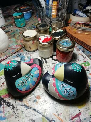 Veronique Peytour in the Studio: Et pendant ce temps à l'atelier.... Une série de petites sculptures en mortier de marbre, une recette que j'ai mise au point grâce à mes années de chantiers de maçonnerie artistique et enduits spécifiques.
