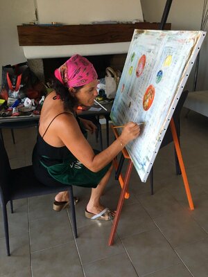 Chrystèle Ferron (Nasca) in the Studio: Pendant mes vacances en corse, dans ma salle à manger