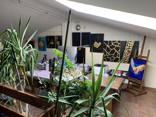 Roberto Re in the Studio: il muro dove appendo le mie opere
