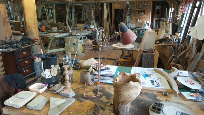 Marc Laffolay in the Studio: Une partie de l'atleier de sculpture - A part of the sculpture studio