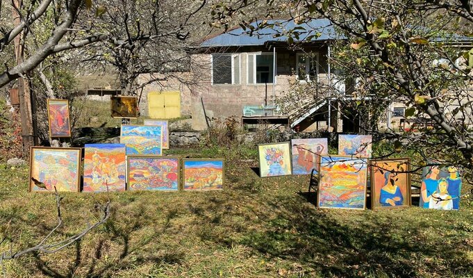 Albert Karoyan in the Studio: Working being surrounded by nature