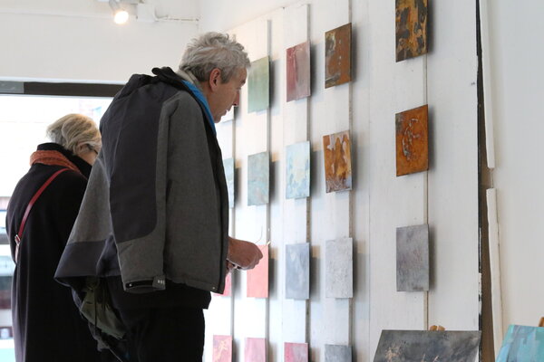 Ulea Wesemeyer in the Studio: Ausstellung Einfach mal machen, Salon Nina Nollen, Ahrensburg