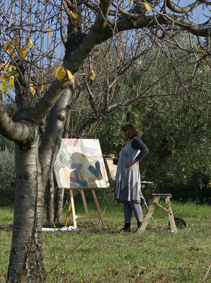 Katia Demyanova in the Studio: Io dipingo en pleine air in Italia vicino a casa mia.
