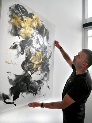 Paresh Nrshinga im Studio: large new abstracts