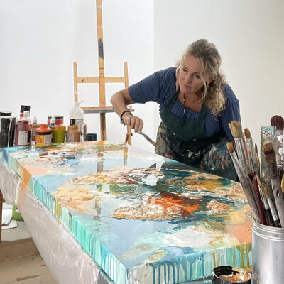 Ilona Hendriks in the Studio
