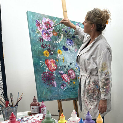 Ilona Hendriks in the Studio