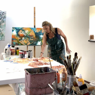 Ilona Hendriks in the Studio