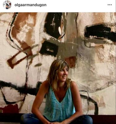 Olga Armand Ugon in the Studio: Con el mural de Zonamerica Uruguay