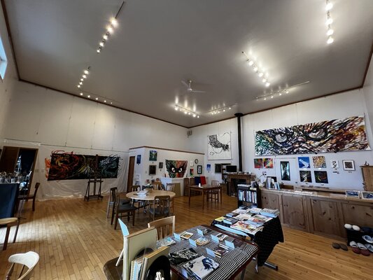 Hirono Nakamura in the Studio: Inside the Yatsugatake Dragon Gallery, where visitors can experience my original dragon paintings.