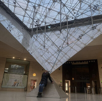 Cecilia Andonaegui in the Studio: Art Shopping Carrousel Du Louvre