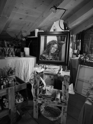 Enrica Toffoli in the Studio: "Isabella, luce alle spalle" , in studio