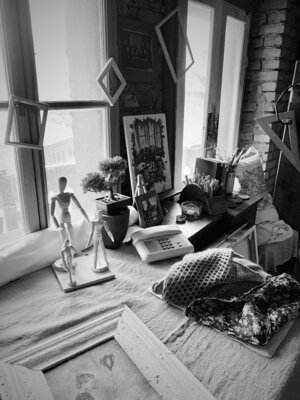 Enrica Toffoli in the Studio: Finestre dello studio