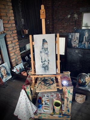 Enrica Toffoli in the Studio: "Esisto" in studio