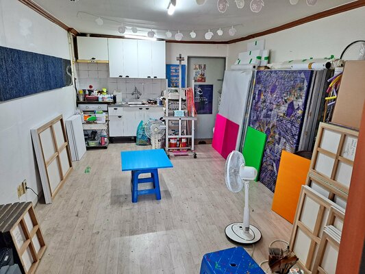DAESUN CHOI in the Studio