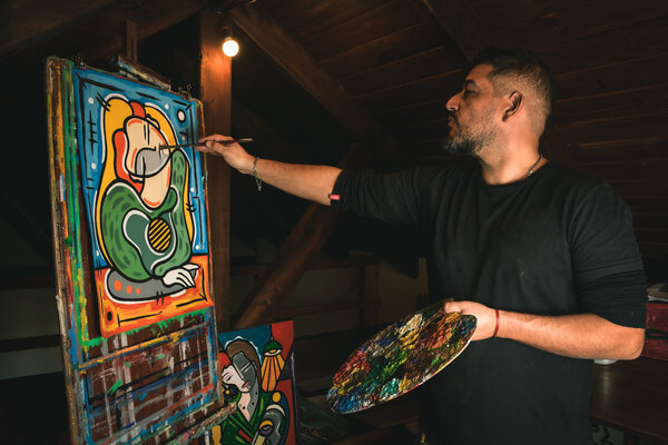 Néstor Neyret in the Studio