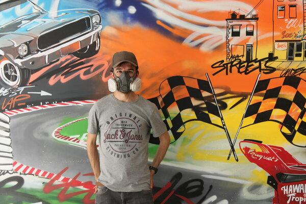 Pappay in the Studio: Fresque spéciale légendes de courses automobiles chez un client privé