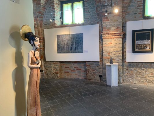Antonio Presti in the Studio: Mostra collettiva di artisti internazionali presso la ex Chiesa dei Battuti a BOSSOLASCO (Cuneo) fino al 4 settembre 2022