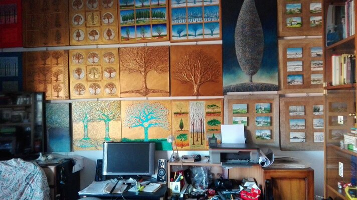 Antonio Presti in the Studio: Una parete della casa di abitazione