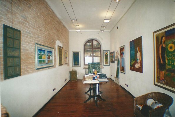 Antonio Presti in the Studio: Mostra personale presso la Galleria CORTE di DOGLIANI (Cuneo) nel dicembre del 2004.