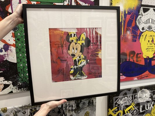 Misako Street Art in the Studio: Encadrement possible sur demande